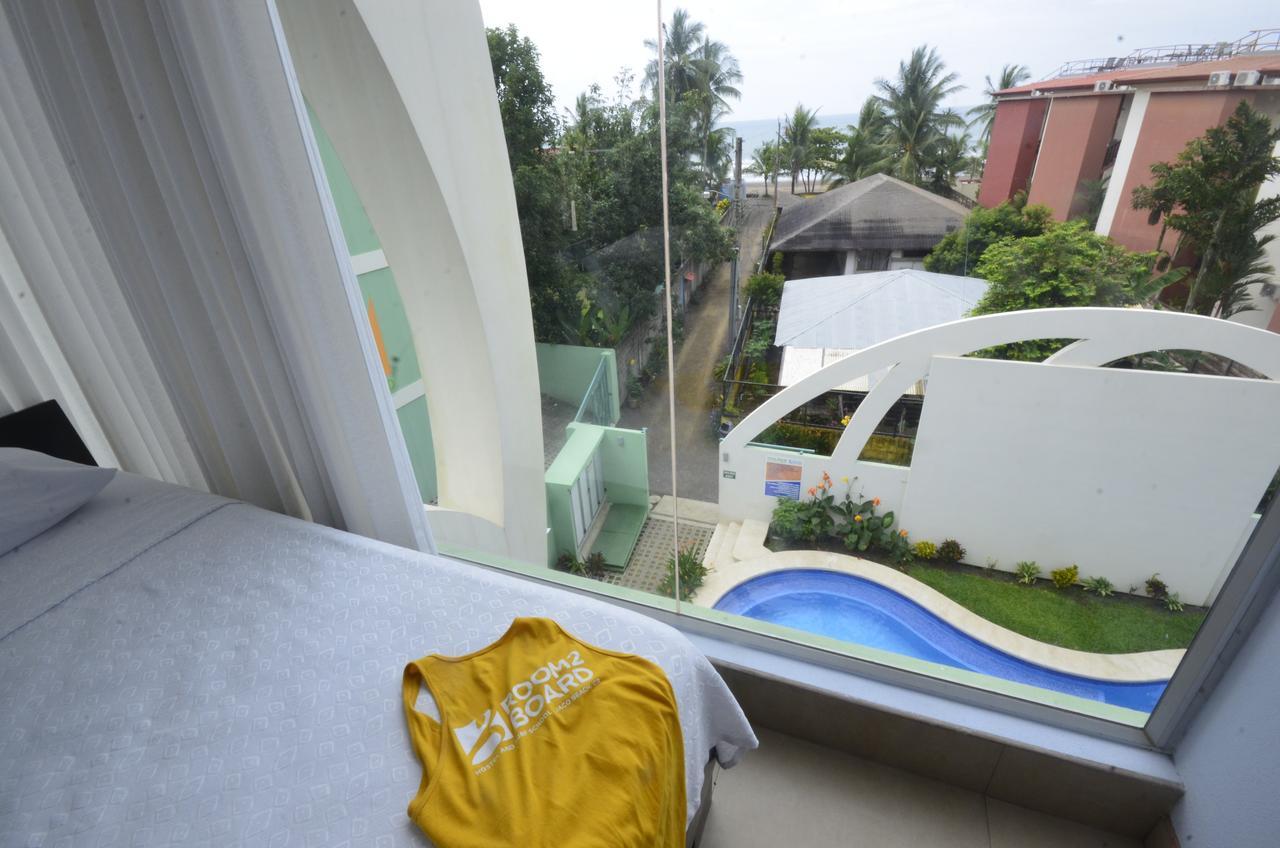 יקו Room2Board Hostel And Surf School מראה חיצוני תמונה
