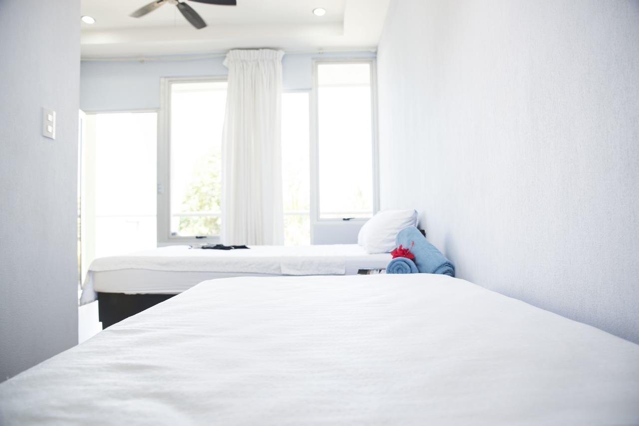 יקו Room2Board Hostel And Surf School מראה חיצוני תמונה