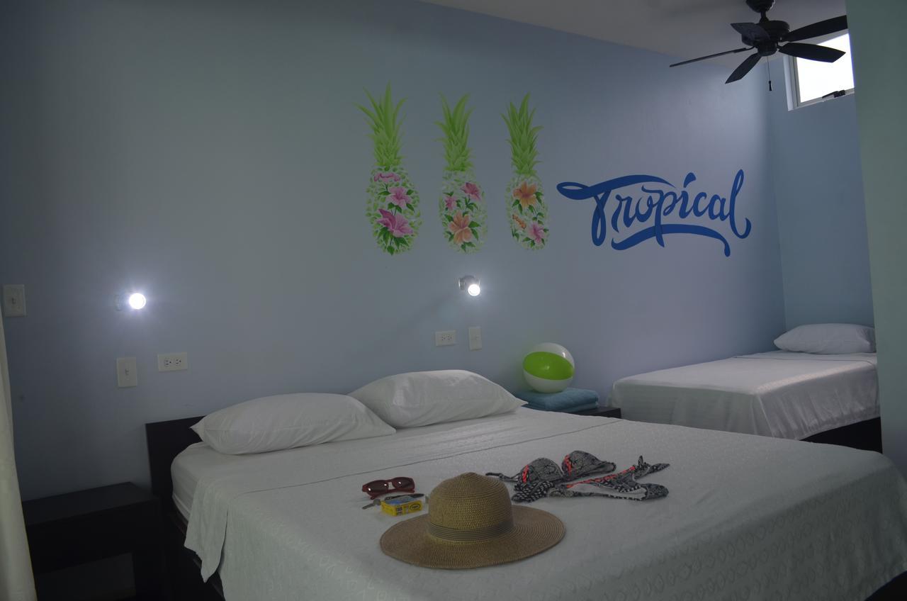 יקו Room2Board Hostel And Surf School מראה חיצוני תמונה