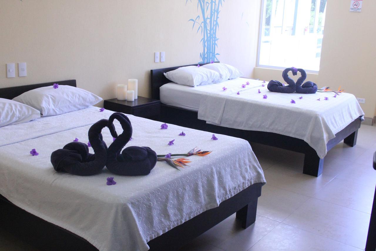 יקו Room2Board Hostel And Surf School מראה חיצוני תמונה