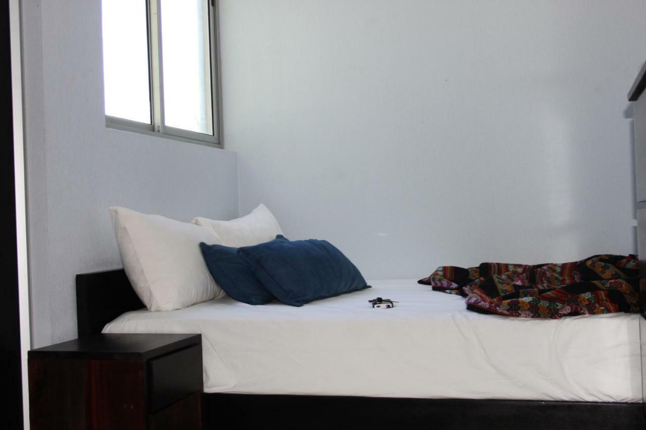 יקו Room2Board Hostel And Surf School מראה חיצוני תמונה